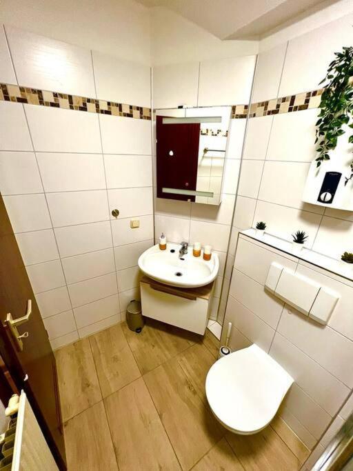 Zuhause Im Ruhrgebiet 2 Mit Balkon Apartment โอเบอร์เฮาเซิน ภายนอก รูปภาพ